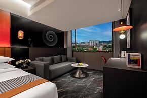 Enji International Hotel