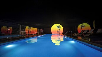 Enji International Hotel