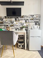 Erith Cosy Retreat Home
