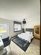 Erith Cosy Retreat Home