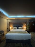 SWAT SERVICED APARTMENTS 5