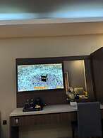 SWAT SERVICED APARTMENTS 5