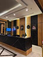 SWAT SERVICED APARTMENTS 5