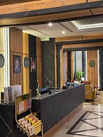 SWAT SERVICED APARTMENTS 5