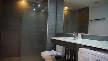 Well located Apt-1BR T2 -421