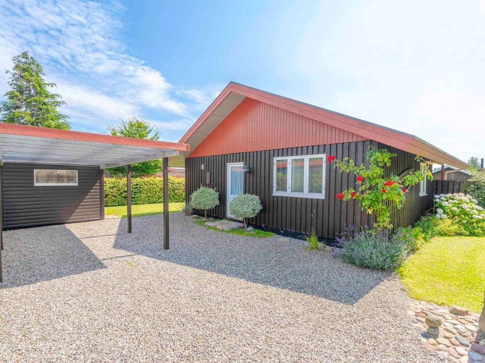 5 Star Holiday Home in Haarby