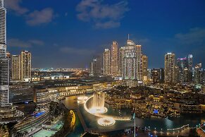 Vogue | Grande near Burj Khalifa | Dubai Mall