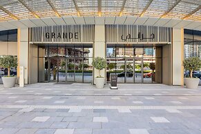Vogue | Grande near Burj Khalifa | Dubai Mall