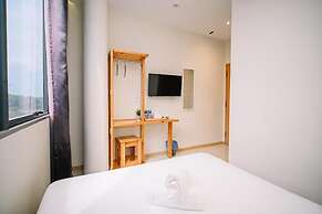 Swing & Pillows - Kota Warisan