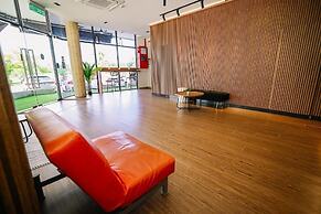Swing & Pillows - Kota Warisan