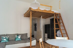 Budget 1BR Apt Sleeps 5 Belvedere