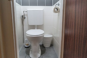 Budget 1BR Apt Sleeps 5 Belvedere