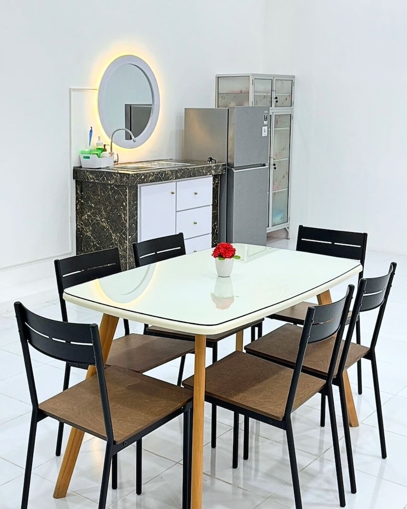 Home Suite Home Singkawang