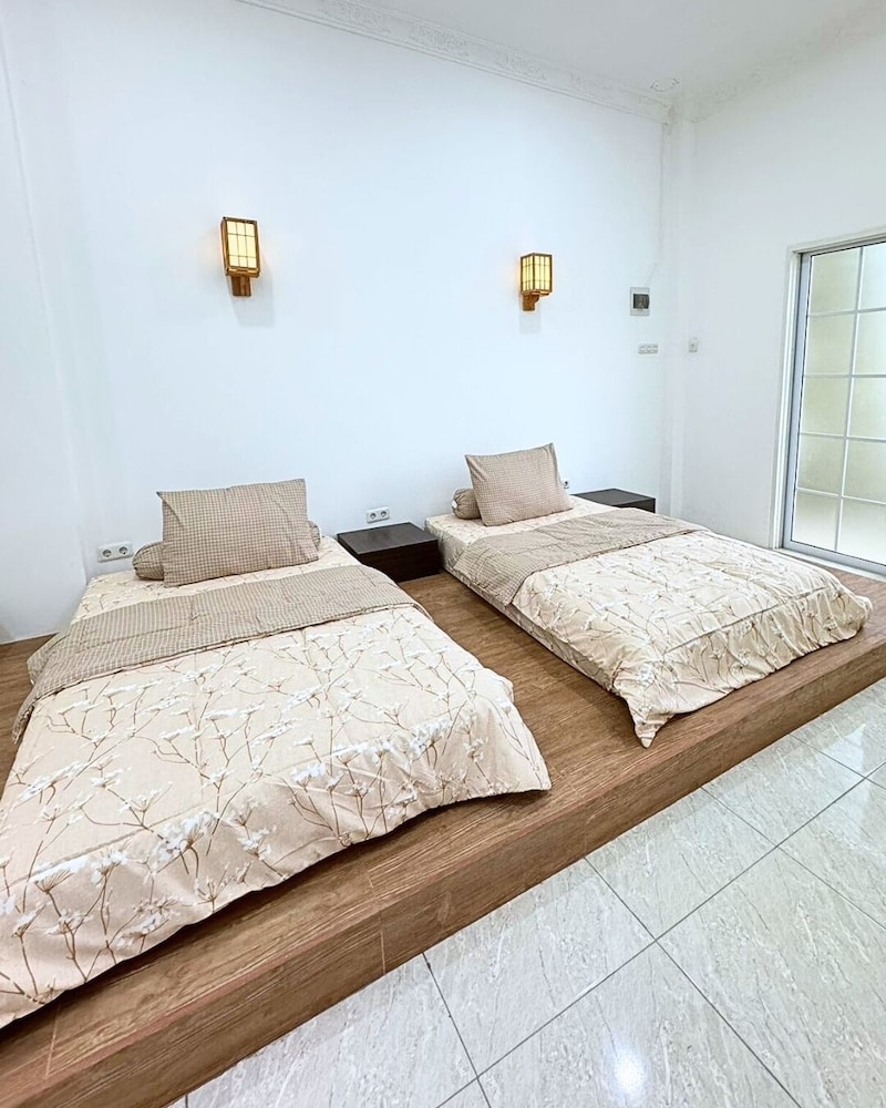 Home Suite Home Singkawang