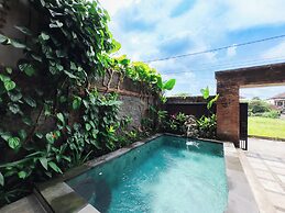 Amaluku Villa