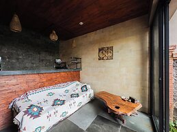 Amaluku Villa