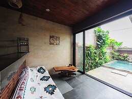 Amaluku Villa