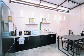 Swing & Pillows @ 75 Chulia St, Georgetown Penang