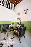 Swing & Pillows @ 75 Chulia St, Georgetown Penang