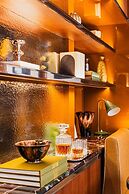 Confidential Suite 6, a Stone's Throw From the Louvre