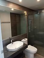 Contemporary 1BR Apt T2-724