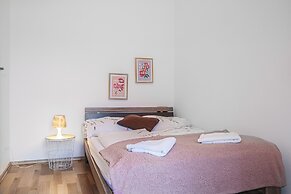 Comfort 2BR Apt Long Stay Friendly