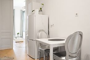 Comfort 2BR Apt Long Stay Friendly