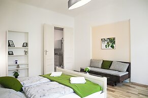 Comfort 2BR Apt Long Stay Friendly