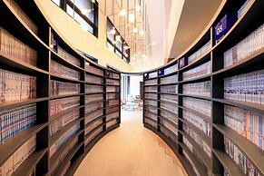 Quintessa Hotel Osaka Umeda Comic&Books