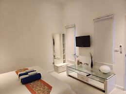 Sunset Plaza Condominium