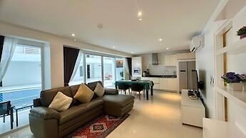 Sunset Plaza Condominium