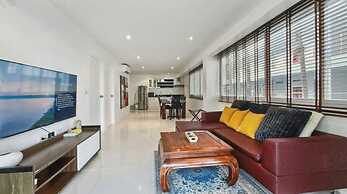 Sunset Plaza Condominium