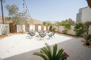Maison Miraj