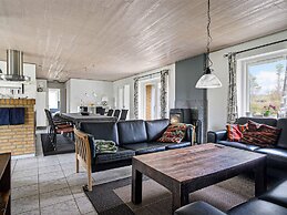 5 Star Holiday Home in Stege