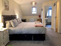 4 Bedroom Private Townhouse