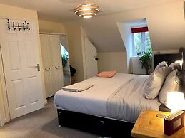 4 Bedroom Private Townhouse