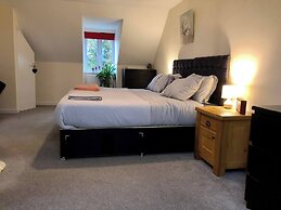 4 Bedroom Private Townhouse