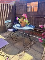 Entire Two Bedroom Detached Coach House