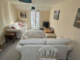 Entire Two Bedroom Detached Coach House