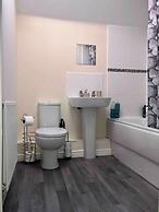 Entire Two Bedroom Detached Coach House