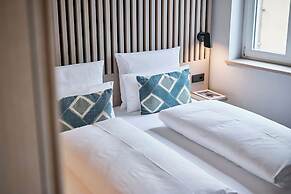 4K Hotel