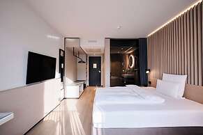 4K Hotel