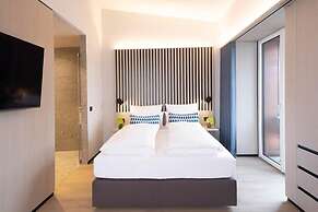 4K Hotel