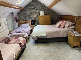 Noddfa Country House