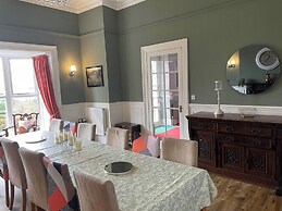 Noddfa Country House