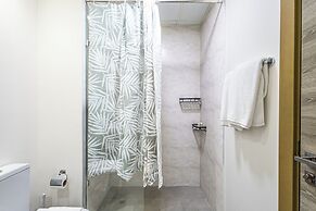 Superhost  Stylish 1BR in Bloom Tower
