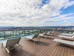 Penthouse Apartment with Rooftop Pool
