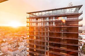 Penthouse Apartment with Rooftop Pool