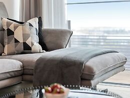 Penthouse Apartment with Rooftop Pool