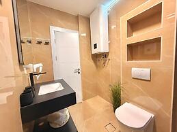 Lunamare Apartments